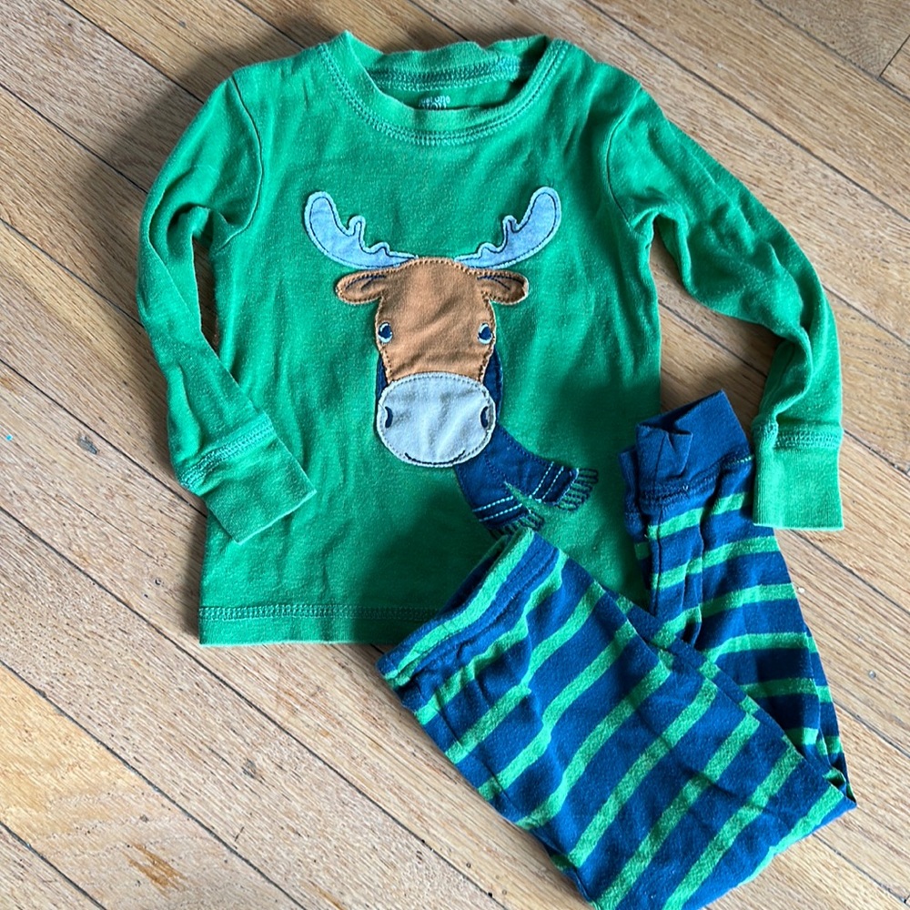 Carters 18 month pjs